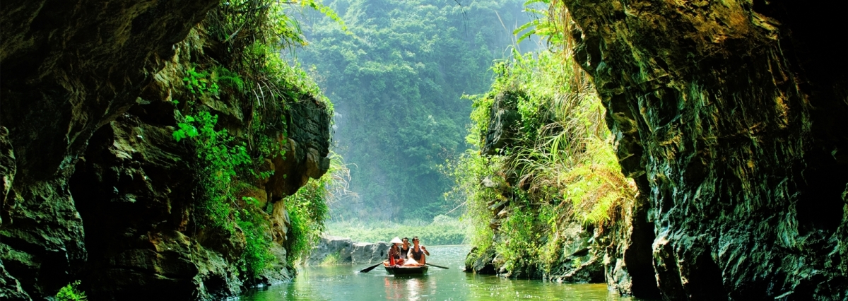 Bai Dinh – Trang An – Ninh Binh – Hoa Lu – Tam Coc – Mua Cave 2 Days – 1 Night  Tour