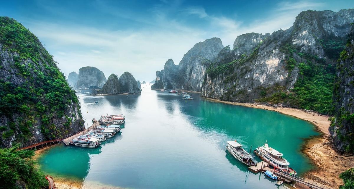 Luxury Halong & Lan Ha Bay 6 Hours Cruise ( 2 ways Limousine transportation)